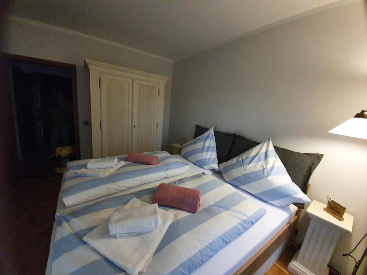 Pension Petersen Bergen Auf Rugen Extérieur photo